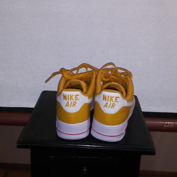 Nike Air Force 1 I Low 07 SE 40th Anniversary Yellow Ochre Sail - Picture 3 of 6
